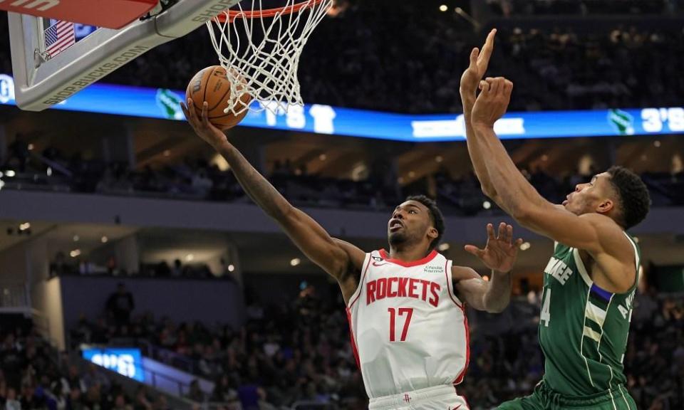 但是他的年, Cjv, 岁的大前锋