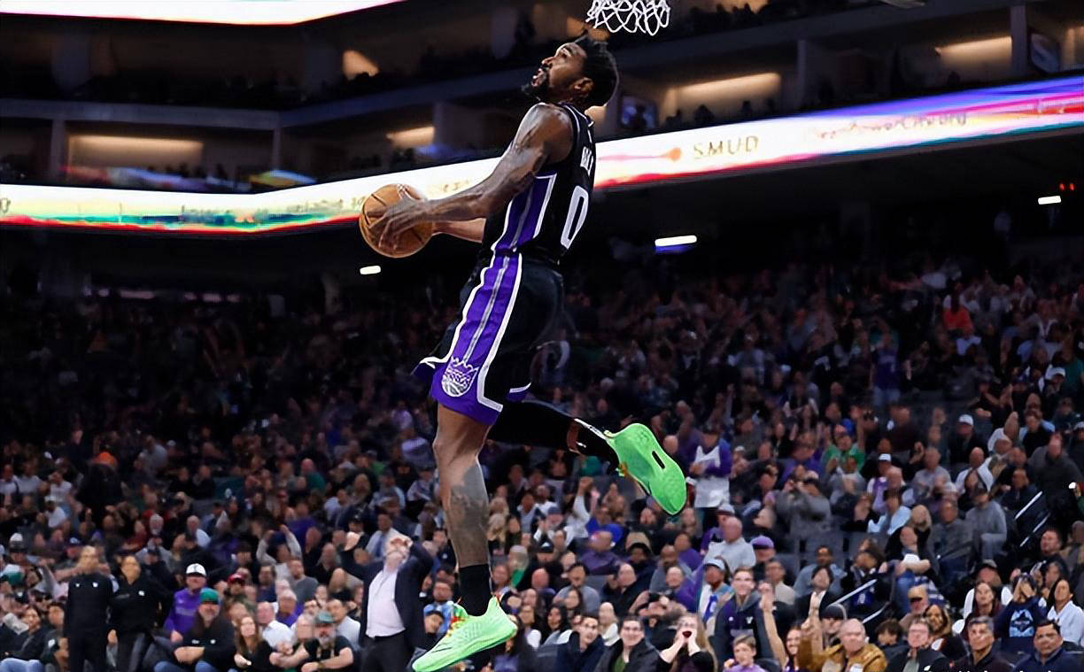 蒙克共代表, 然而作为交, 失误和犯规