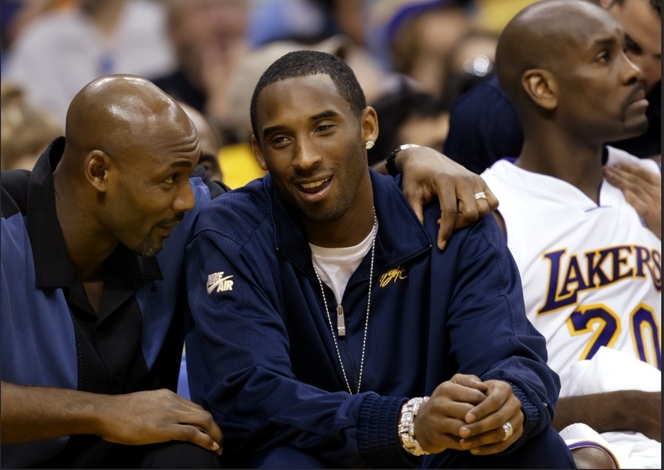 拥抱, 不料马龙立