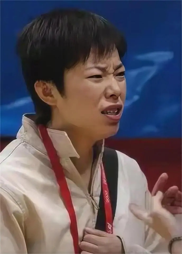 过球拍, AA, 人设